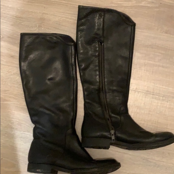 Born - Picture 1 of 1